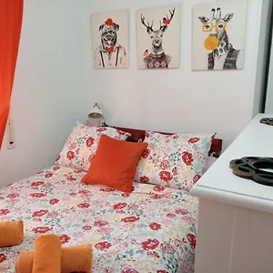 https://apartamento-con-encanto-larios-studio.es-andalucia.com
